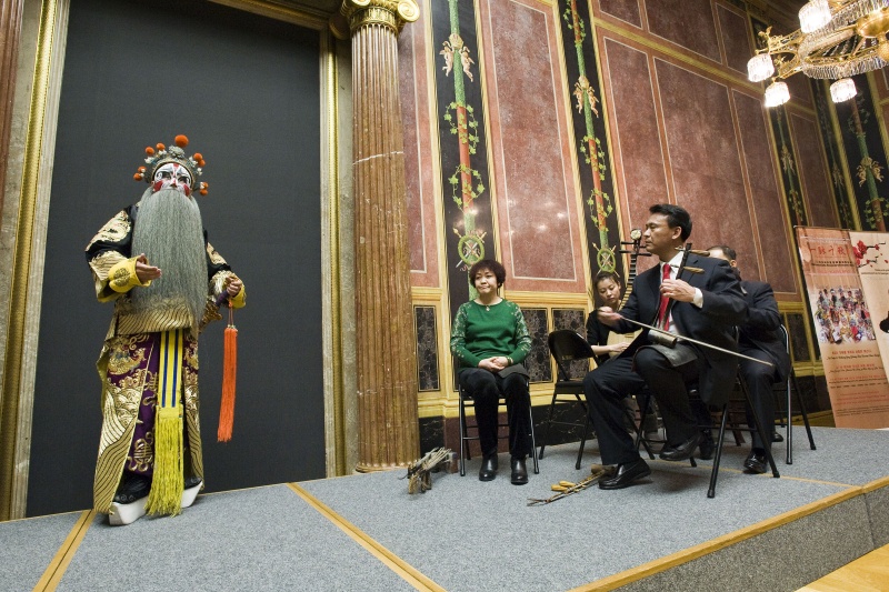 Darbietung der Peking-Opern-Künstler