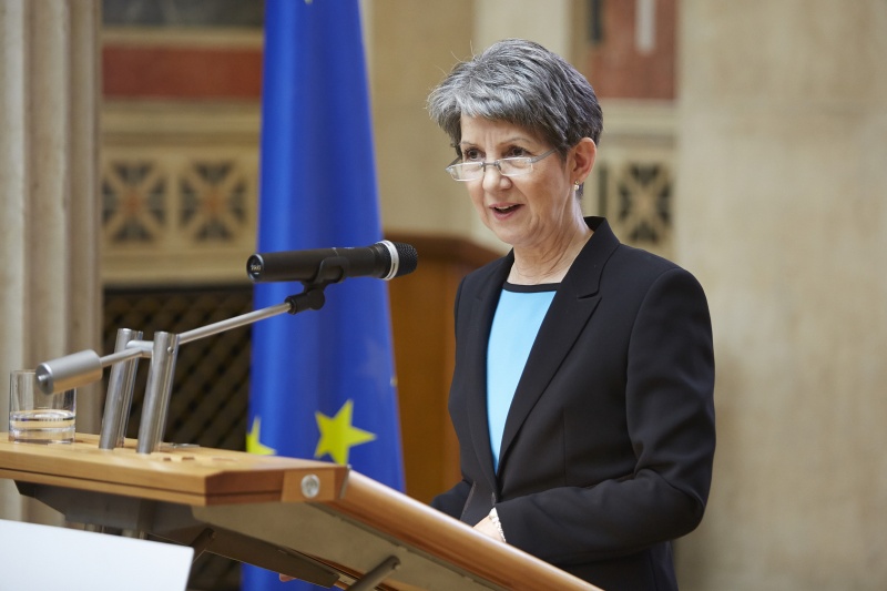 Nationalratspräsidentin Barbara Prammer (S) am Rednerpult