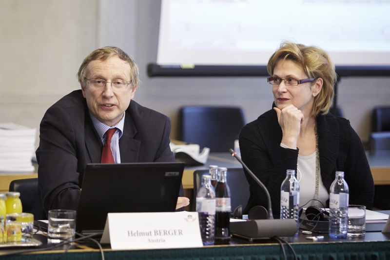 v.li.: Budgetdienst Österreichisches Parlament Helmut Berger und Parlamentsvizedirektorin Susanne Janistyn-Nóvak