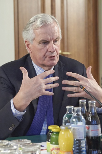 EU-Kommissar Michael Barnier bei der Aussprache