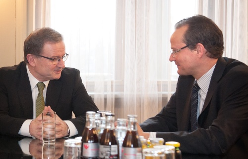 Aussprache. v.li.: Zweite Nationalratspräsident Karlheinz Kopf und Gunther Krichbaum