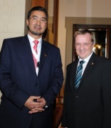 v.re.: Bundesratspräsident Michael Lampel (S) und Abdul Rauf Ibrahimi