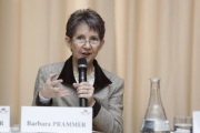 Nationalratspräsidentin Barbara Prammer  am Rednerpult