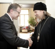 v.li.: 2. Nationalratspräsident Karlheinz Kopf (V) begrüßt SE Erzbischof Mark von Egor'evsk