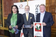 v.li. PreisträgerInnen Kategorie Werbung - Verbund TBWA und Jurymitglied Harald Glatz