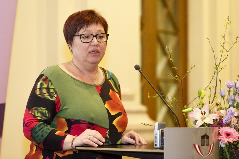 ÖGB-Vizepräsidentin Sabine Oberhauser am Rednerpult