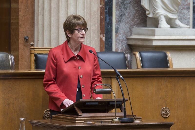 Präsidentin der Parlamentarischen Versammlung des Europarats Anne Brasseur am Rednerpult