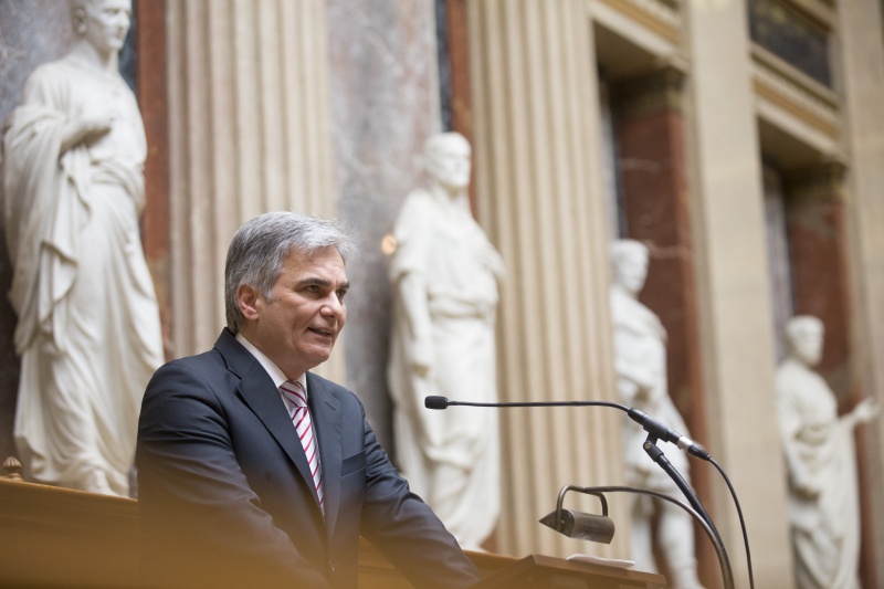 Bundeskanzler Werner Faymann (S) am Rednerpult