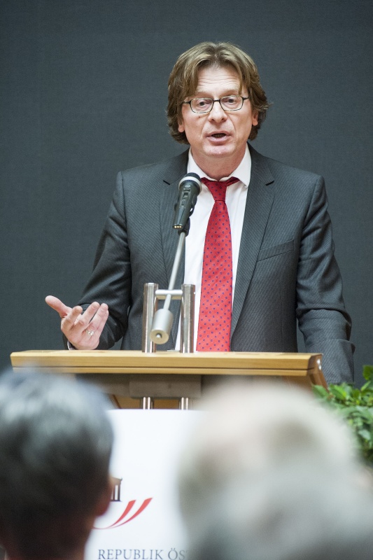 Generalsekretär des VÖV Gerhard Bisovsky am Rednerpult