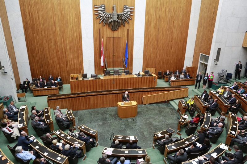 EU-Ratspräsident Herman van Rompuy bei seinem Vortrag am Rednerpult