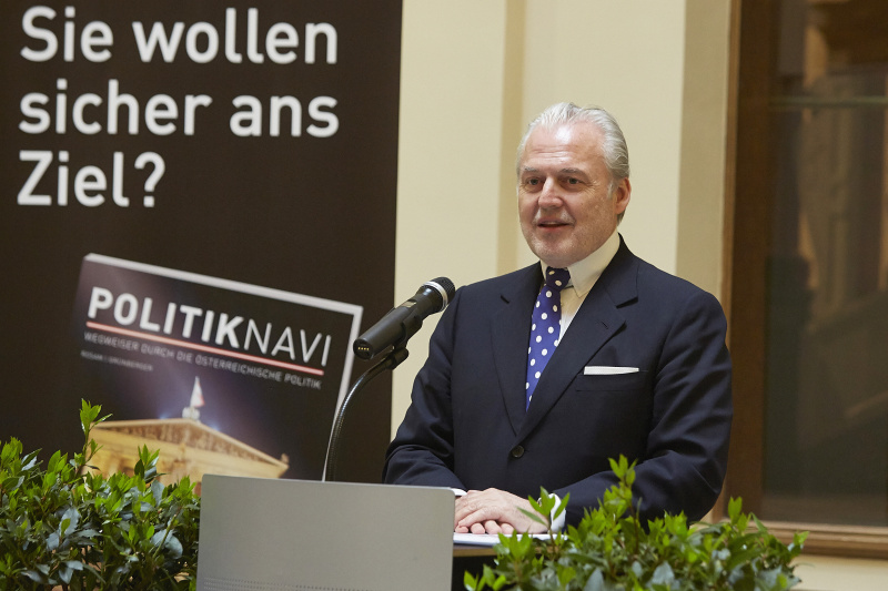 Autor Wolfgang Rosam bei seiner Ansprache "Zur Verantwortung der Kommunikationsberater/innen in unserer Demokratie"