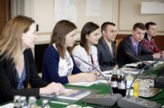 Mitglieder der ukrainischen Studiengruppe während der Aussprache 