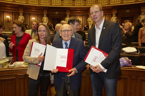 v.li.: die Preisträgerin Petra Ramsauer, sowie die Preisträger Gerd Bacher und Josef Barth