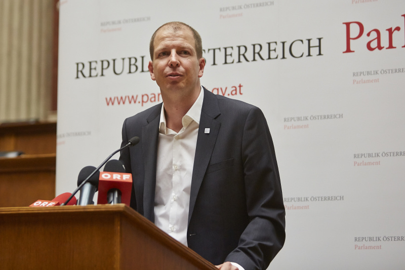 Preisträger Josef Barth bei seiner Rede