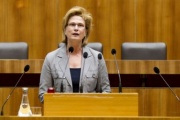 Begrüßung und einleitende Worte von Parlamentsvizedirektorin Susanne Janistyn-Novák