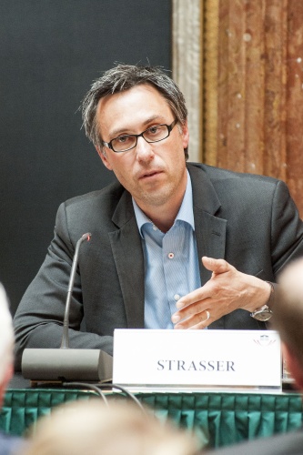 Nationalratsabgeordneter Georg Strasser (V) berichtet aus dem Arbeitskreis
