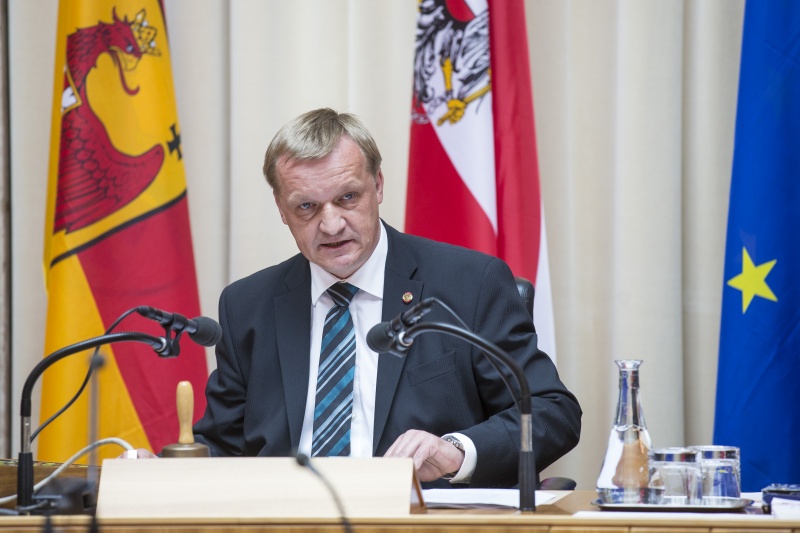 Bundesratspraesident Michael Lampel (S) bei der Begrüßung