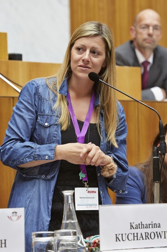 Nationalratsabgeordnete Katharina Kucharowits (S) am Wort