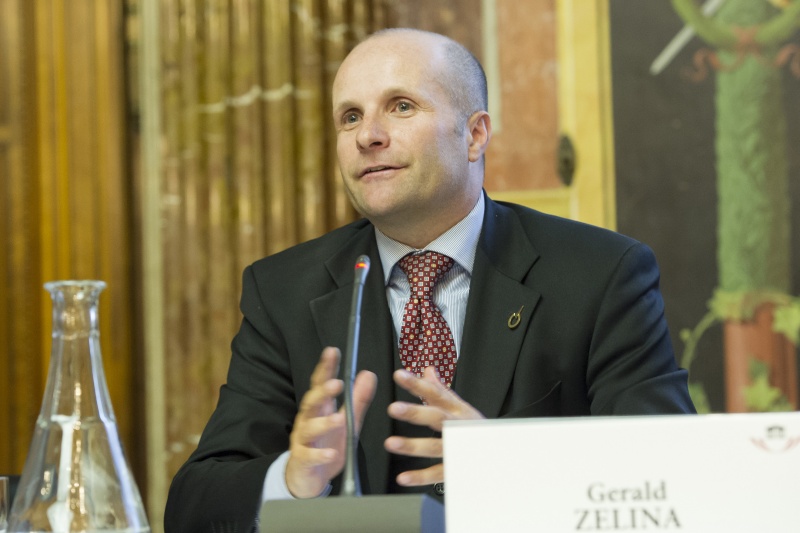 Bundesrat Gerald Zelina (OF) bei der Podiumsdiskussion am Wort