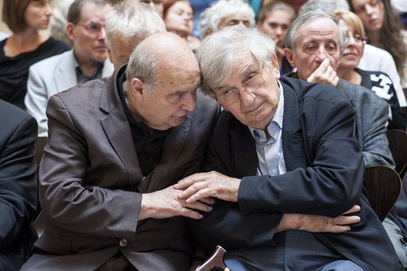 v.li. Rudolf Gelbard und Ari Rath unter den Gästen