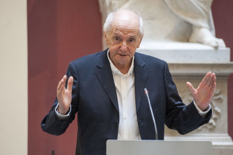 Essayist und Übersetzer Gennadi E. Kagan bei seinem Vortrag