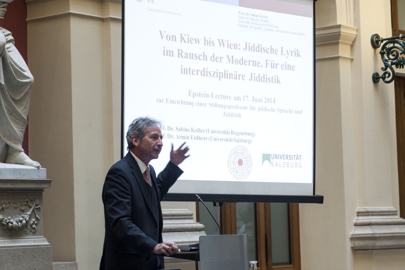 Uni Wien Gerhard Langer bei seinem Vortrag