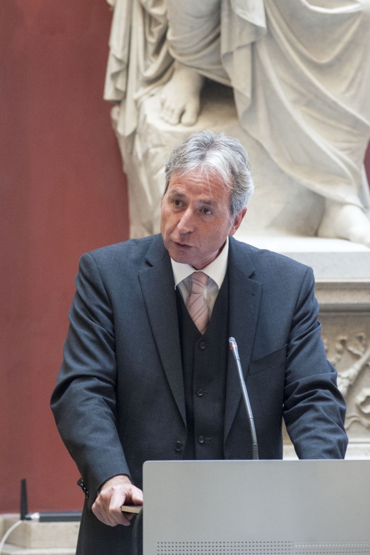 Uni Wien Gerhard Langer bei seinem Vortrag