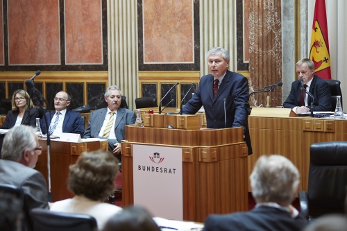 Der Präsident des Burgenländischen Landtages Gerhard Steier am Rednerpult