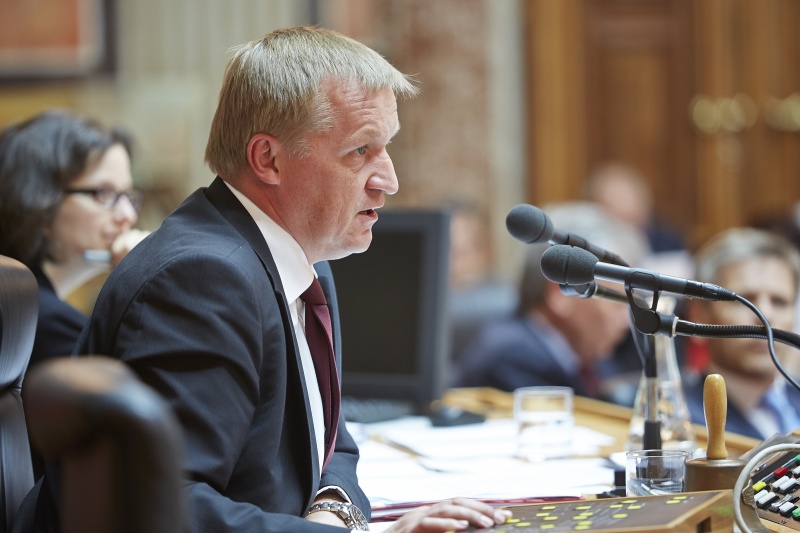 Bundesratspräsident Michael Lampel (S) bei der Vorsitzführung