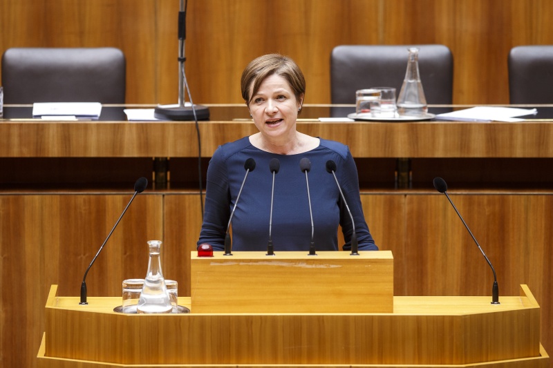 Nationalratsabgeordnete Judith Schwentner (G) am Rednerpult