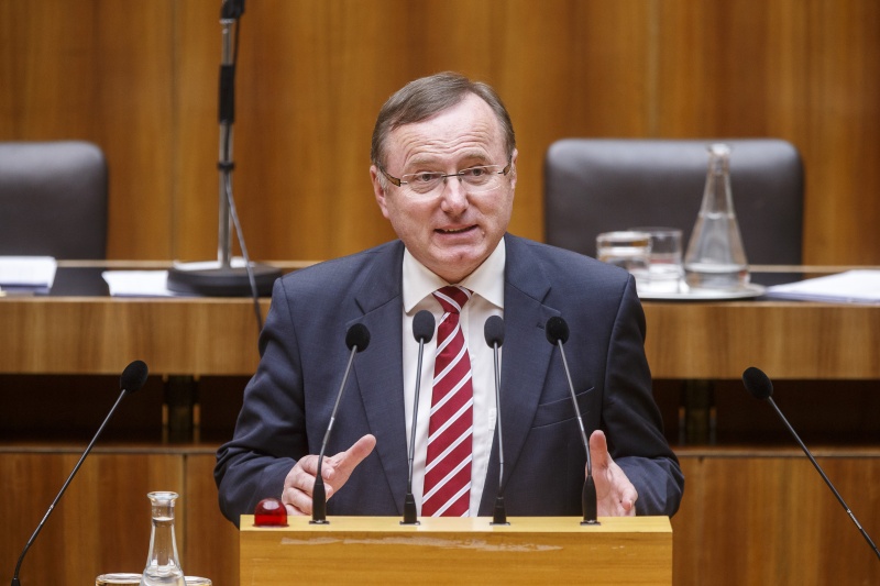 Nationalratsabgeordneter Johann Singer (V) am Rednerpult