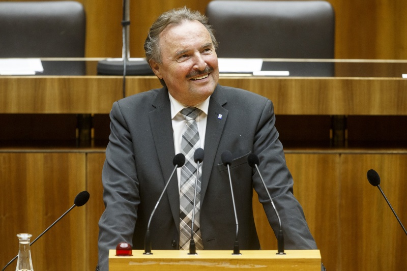 Nationalratsabgeordneter Johann Rädler (V) am Rednerpult