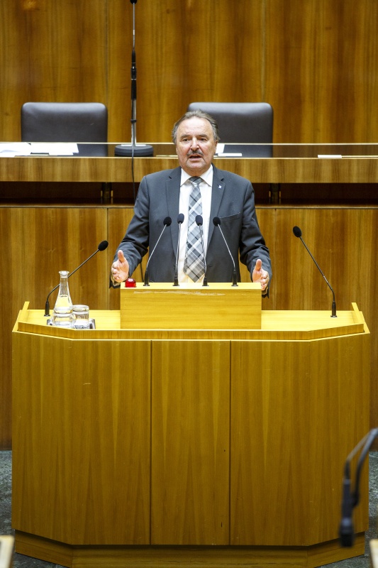 Nationalratsabgeordneter Johann Rädler (V) am Rednerpult