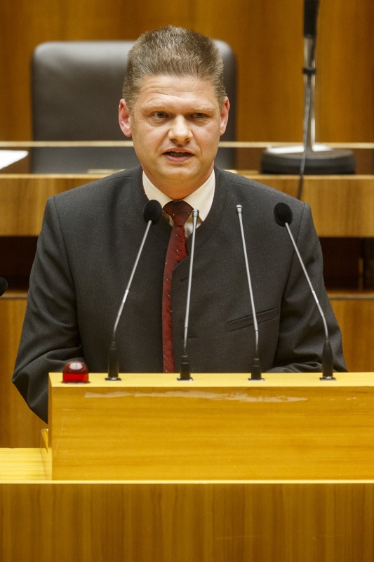 Nationalratsabgeordneter Andreas Hanger (V) am Rednerpult