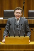 Nationalratsabgeordneter Andreas F. Karlsböck (F) am Rednerpult