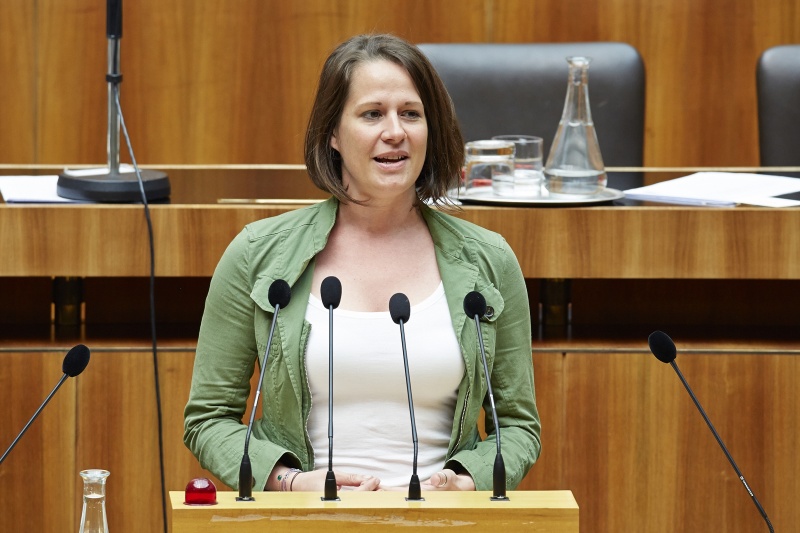 Nationalratsabgeordnete Christiane Brunner (G) am Rednerpult