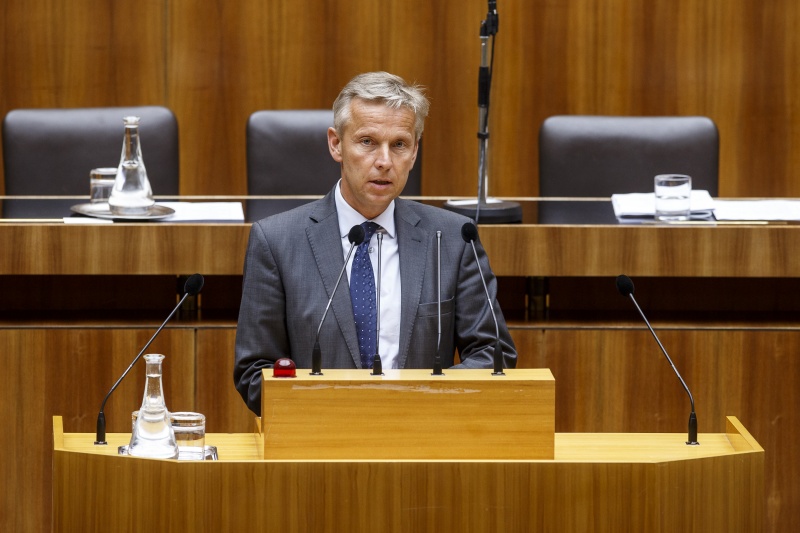 Klubobmann Reinhold Lopatka (V) am Rednerpult