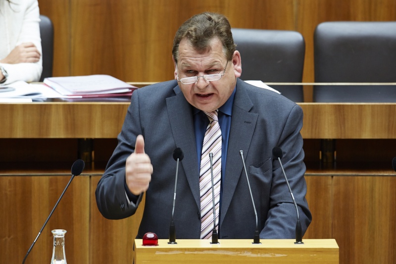 Nationalratsabgeordneter Rupert Doppler am Rednerpult