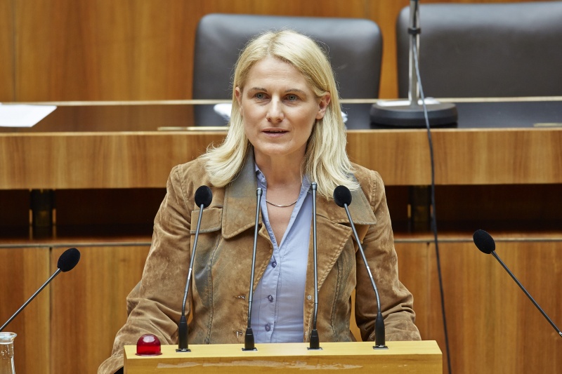 Nationalratsabgeordnete Elisabeth Grossmann (S) am Rednerpult