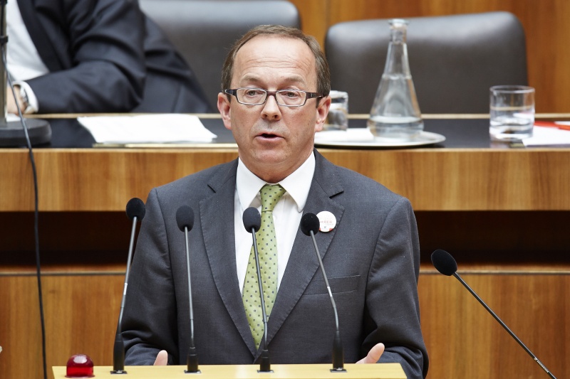 Nationalratsabgeordneter Peter Haubner (V) am Rednerpult