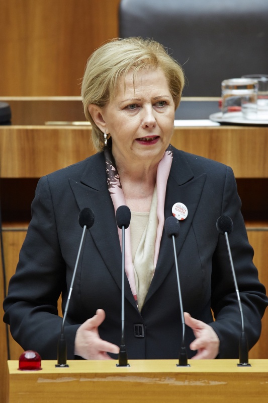 Nationalratsabgeordnete Brigitte Jank (V) am Rednerpult
