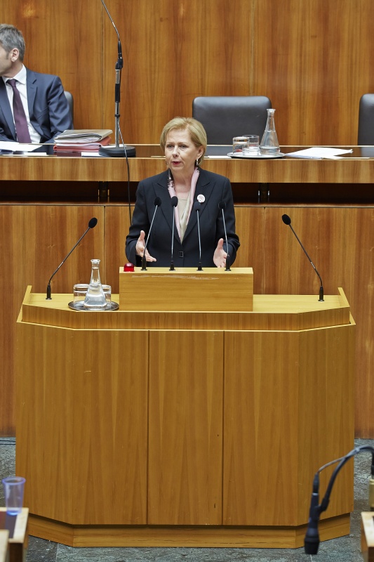 Nationalratsabgeordnete Brigitte Jank (V) am Rednerpult
