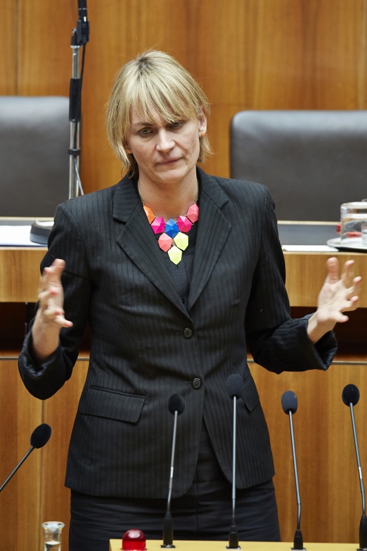 Nationalratsabgeordnete Helene Jarmer (G) am Rednerpult