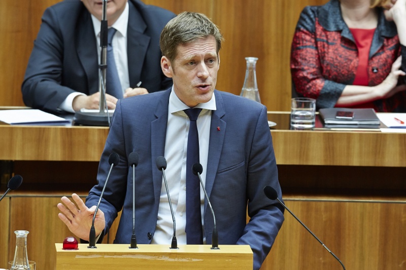 Nationalratsabgeordneter Kai Jan Krainer (S) am Rednerpult