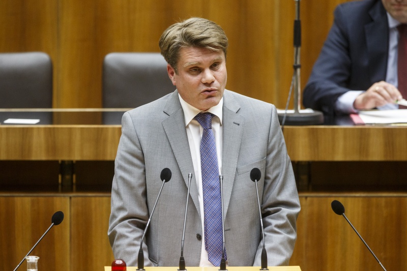 Nationalratsabgeordneter Johannes Rauch (V) am Rednerpult