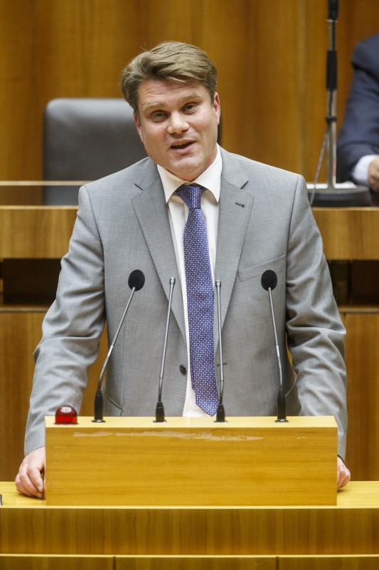 Nationalratsabgeordneter Johannes Rauch (V) am Rednerpult