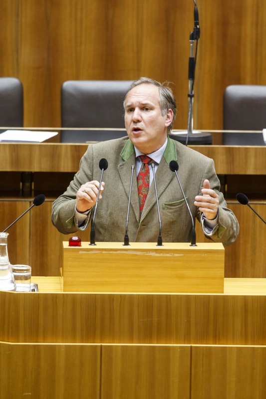 Nationalratsabgeordneter Walter Rosenkranz (F) am Rednerpult