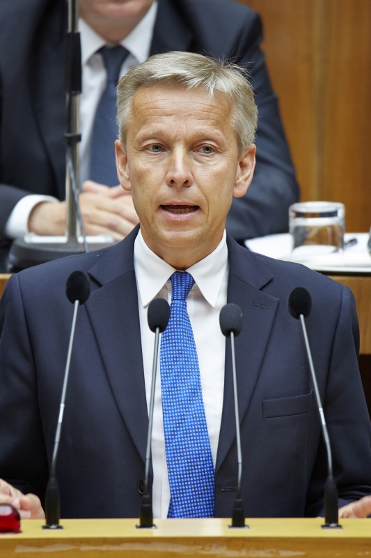 Klubobmann Reinhold Lopatka (V) am Rednerpult