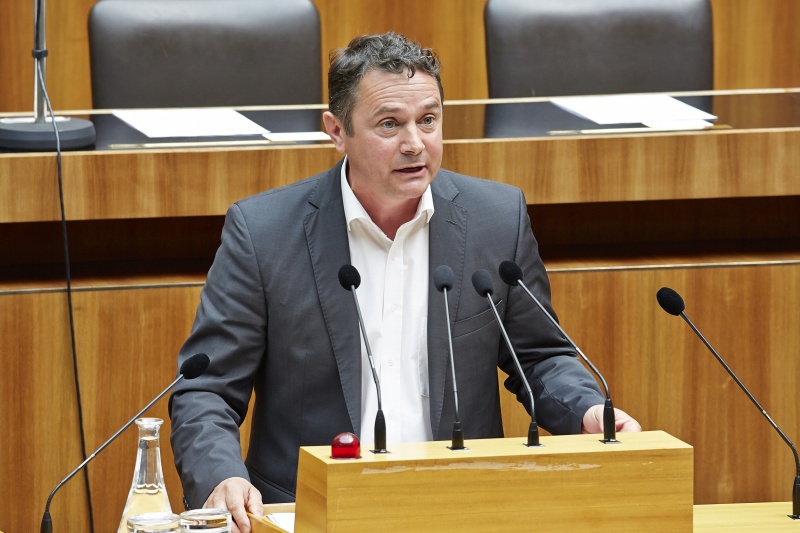 Nationalratsabgeordneter Norbert Sieber (V) am Rednerpult