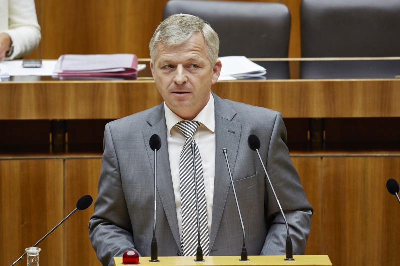 Nationalratsabgeordneter Nikolaus Prinz (V) am Rednerpult